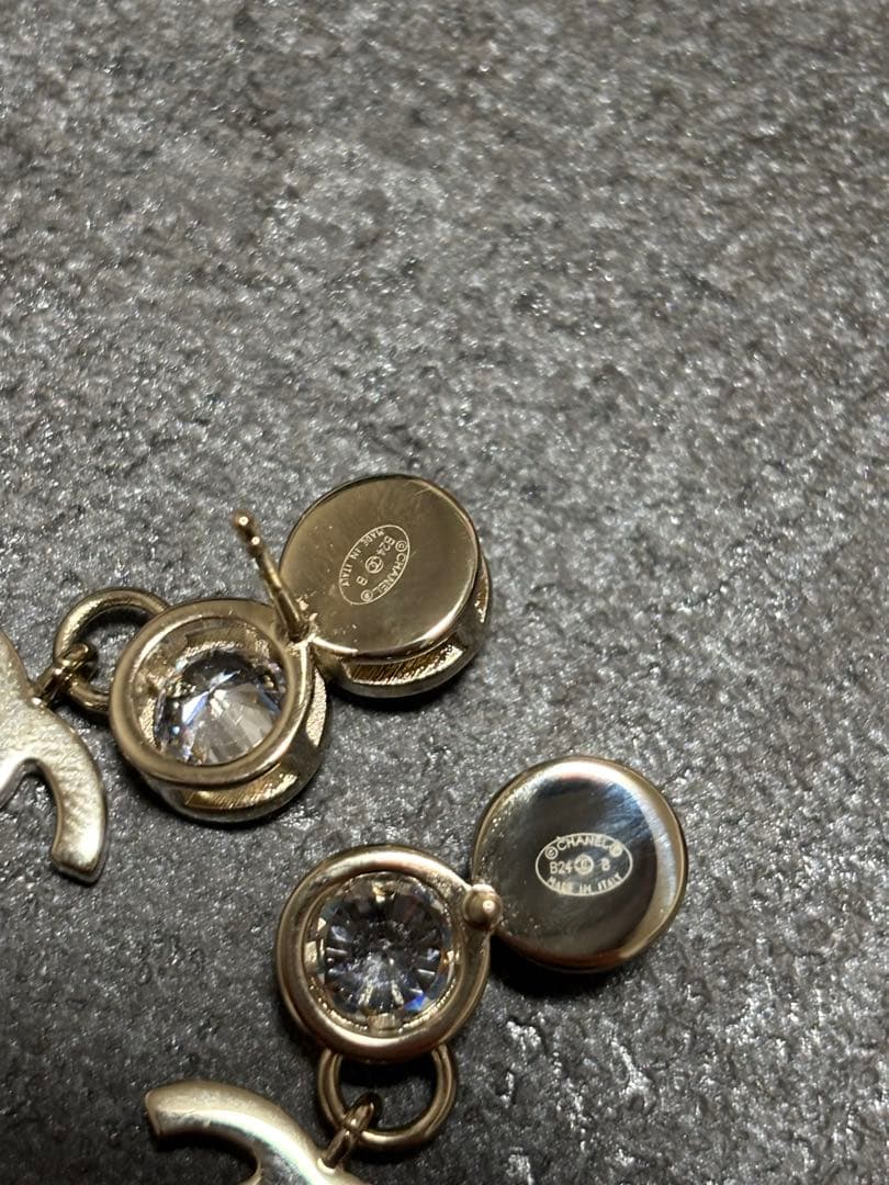 CHANEL パールクリスタルスタッドピアス