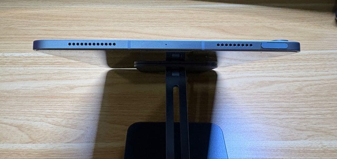 美品　iPadAir第4世代 64GB Cellular pitakaケース