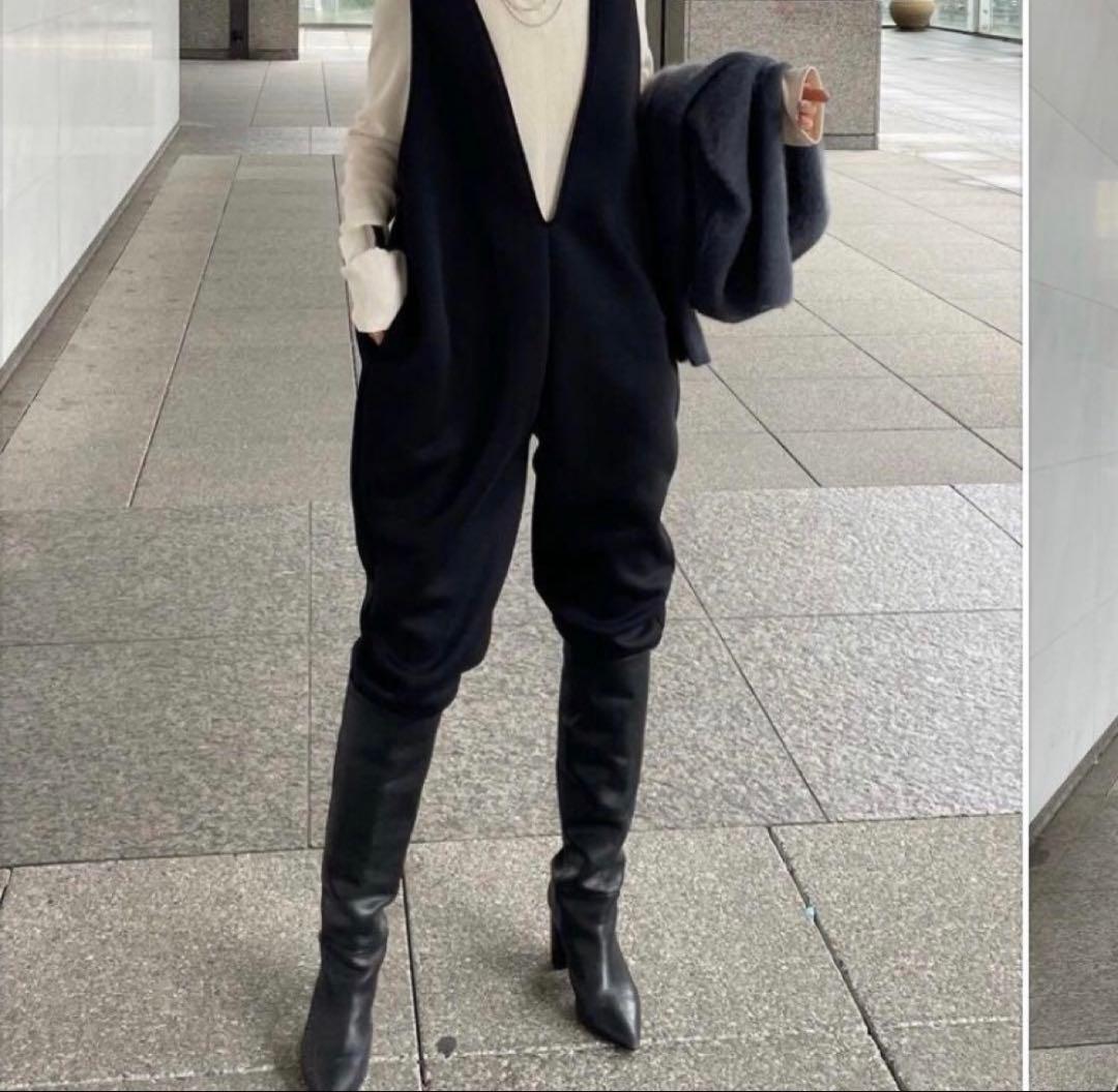 ETRÉ TOKYO Vネックサロペット 黒 美品 オールインワン