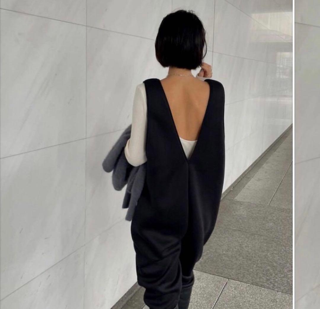 ETRÉ TOKYO Vネックサロペット 黒 美品 オールインワン