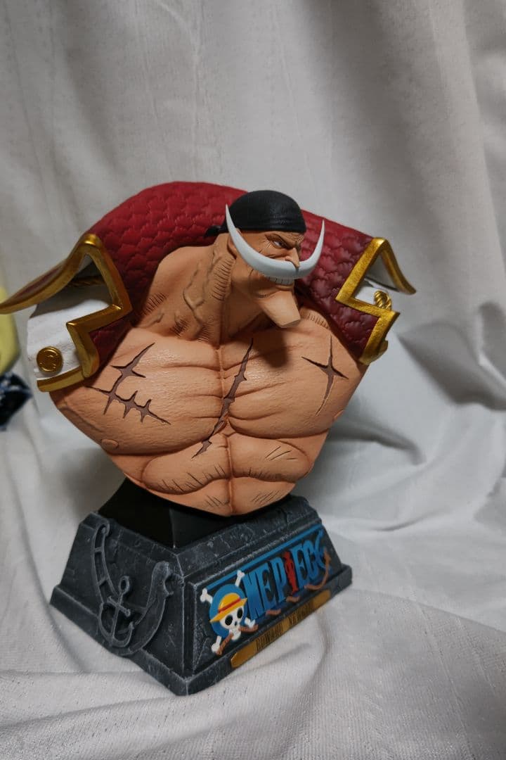 ワンピース 白ひげ胸像 スネイクマン フィギュア