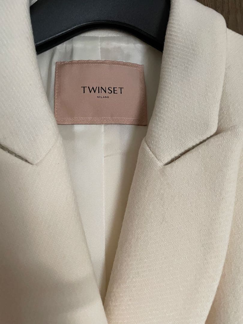 新品未使用TWINSET Italyアイボリー ダブルブレストコート