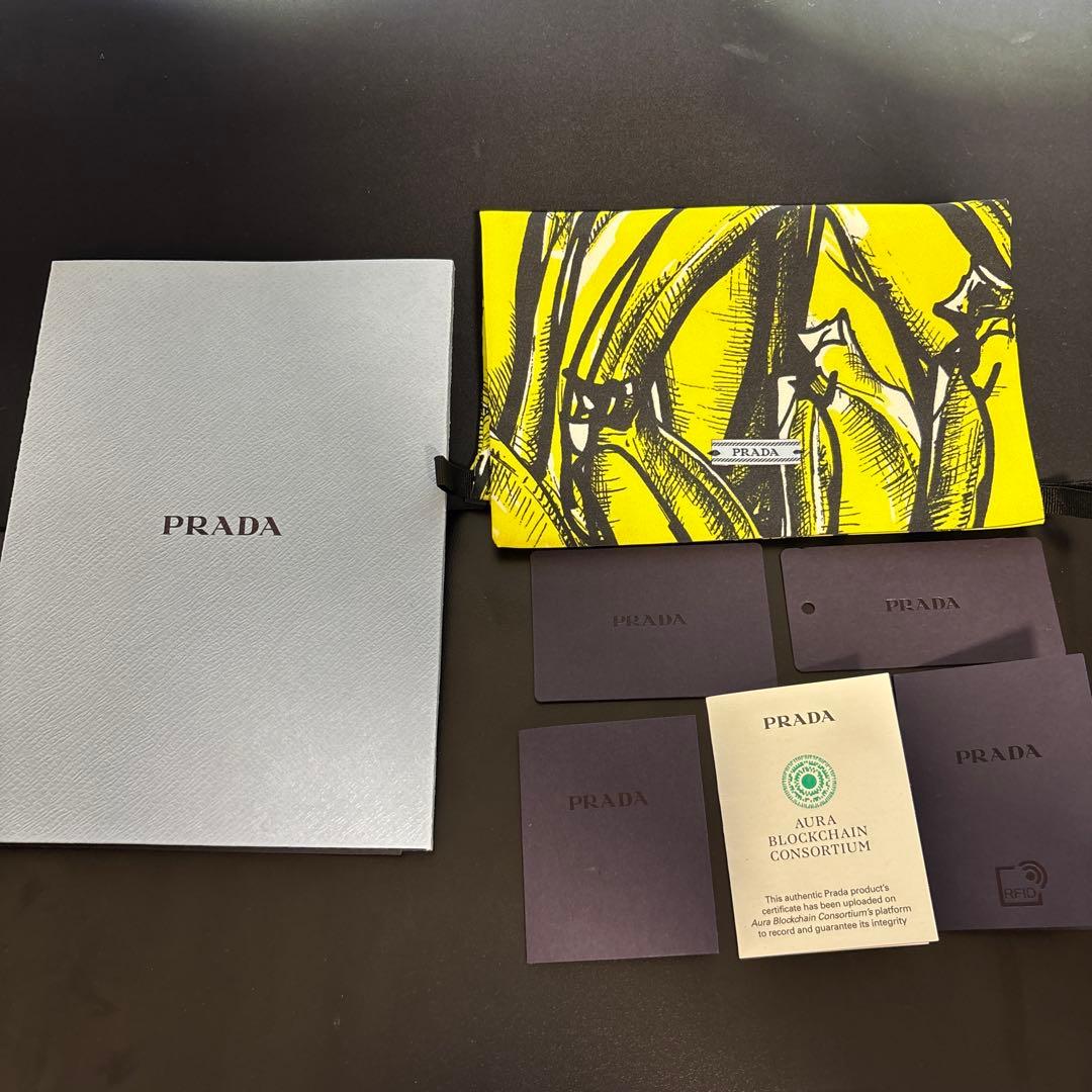 PRADA ループタイ　ブラックレザー