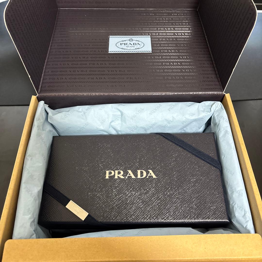 PRADA ループタイ　ブラックレザー