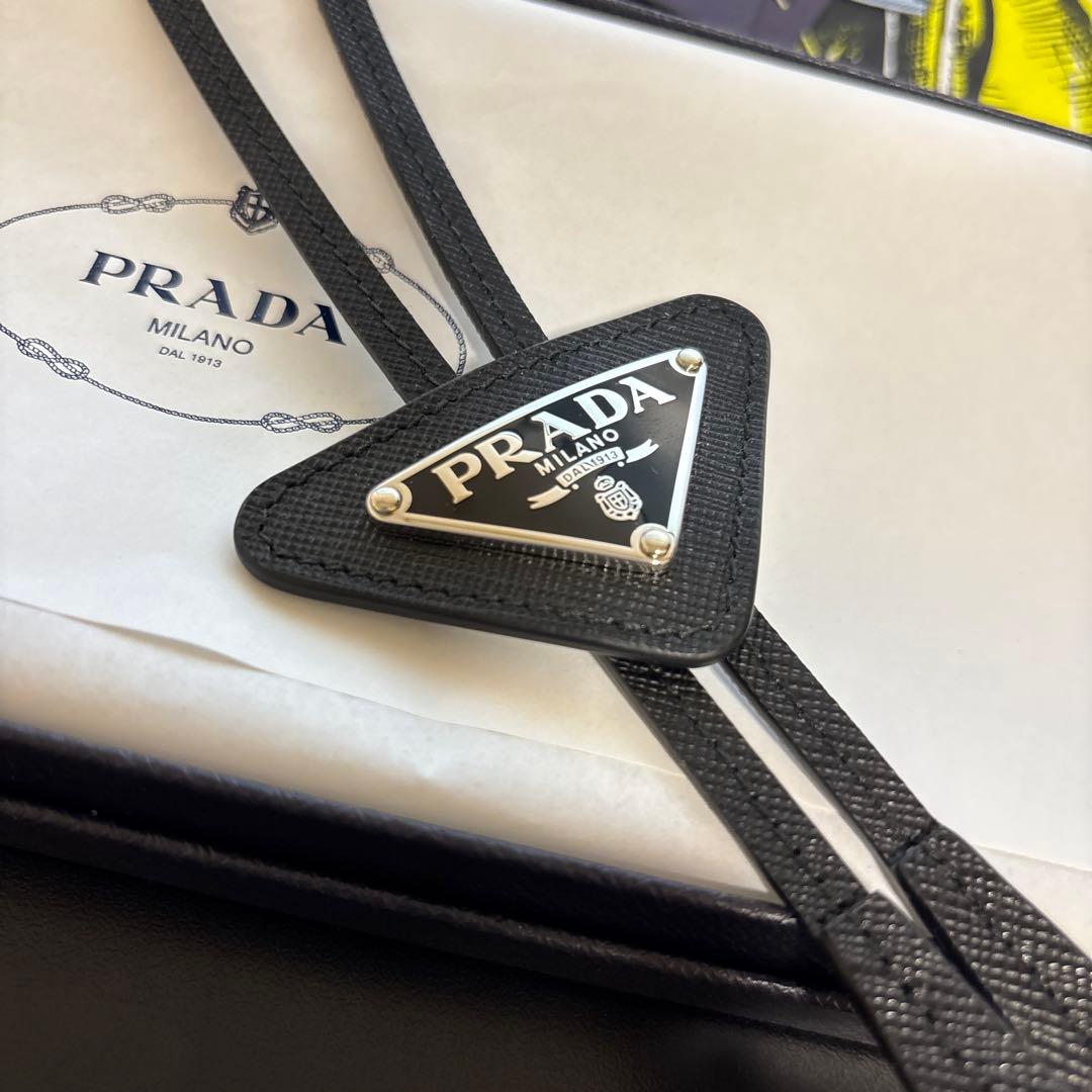 PRADA ループタイ　ブラックレザー