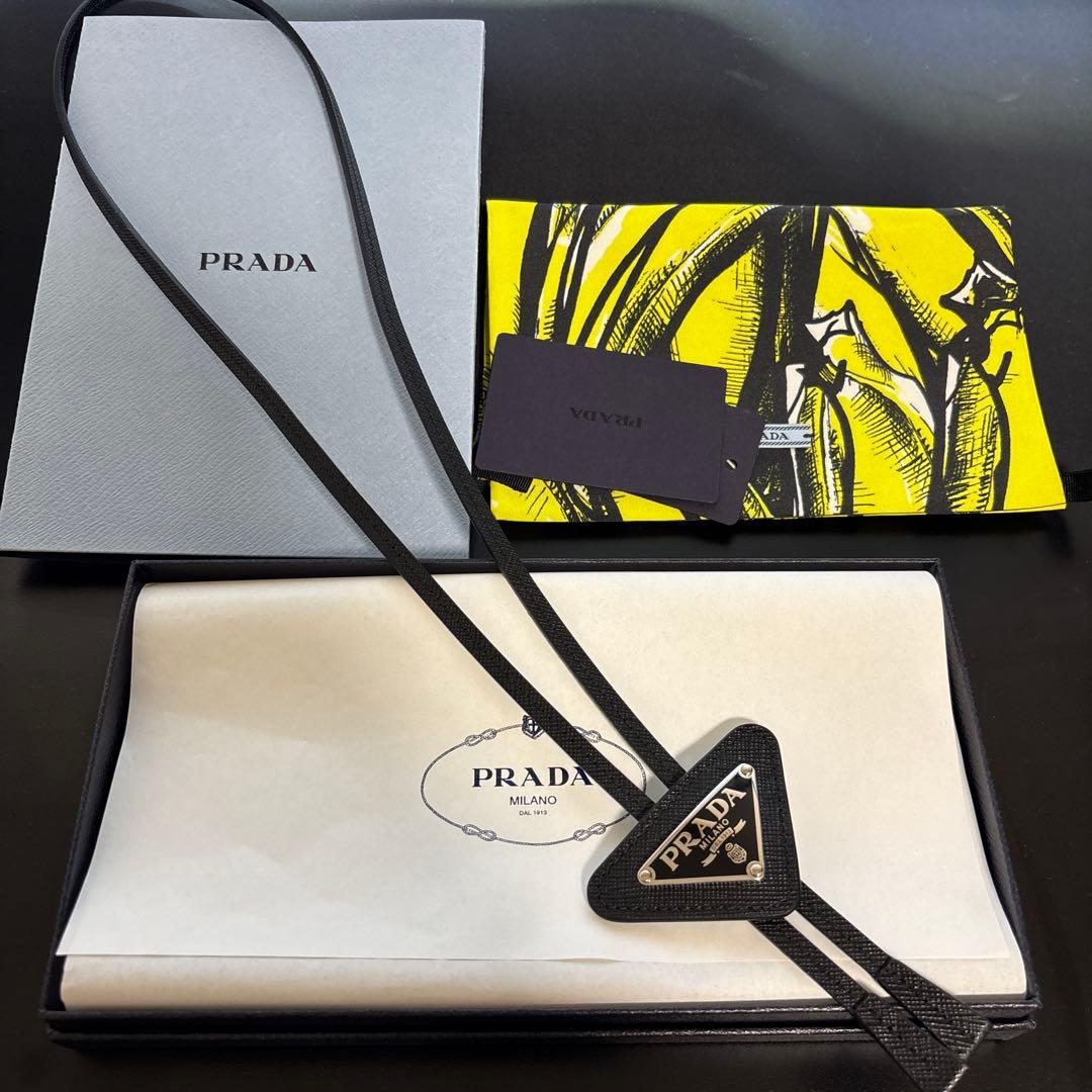 PRADA ループタイ　ブラックレザー