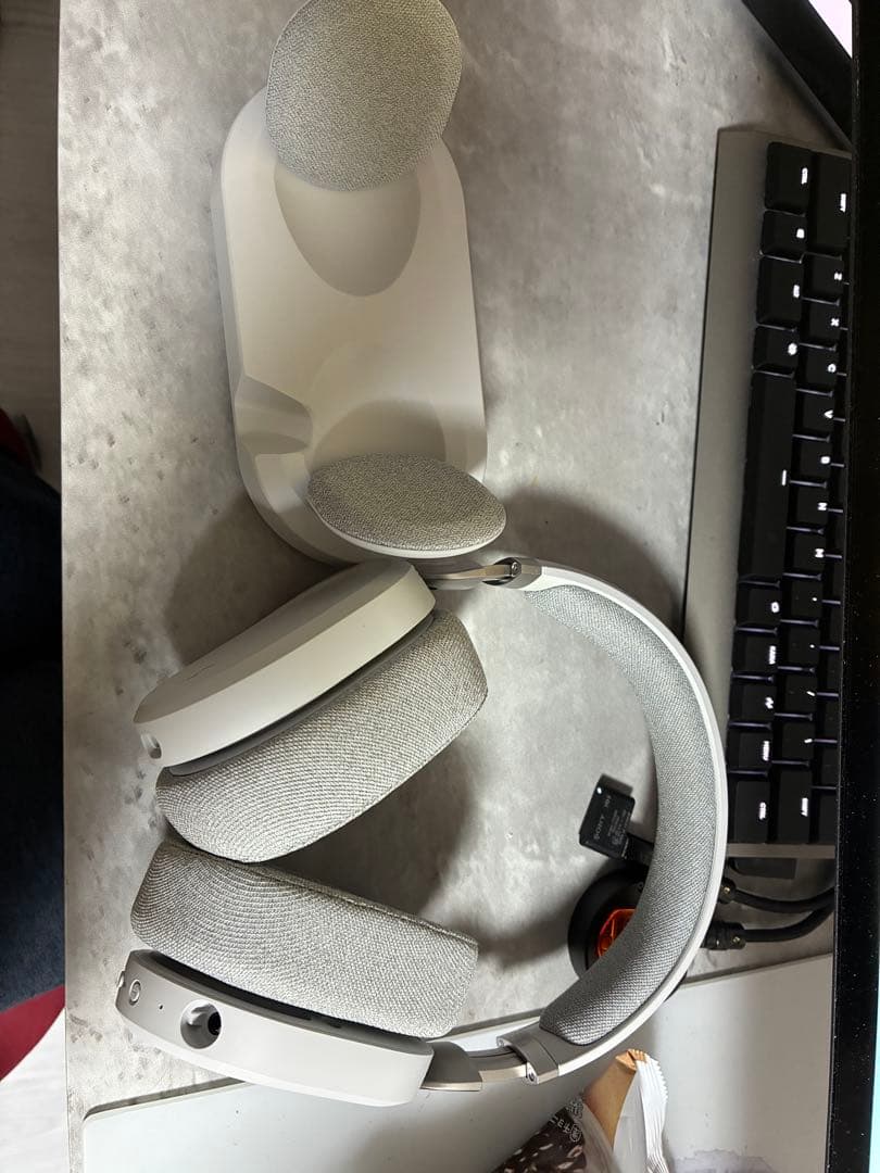 ヘッドホン Fractal Design Scape Light