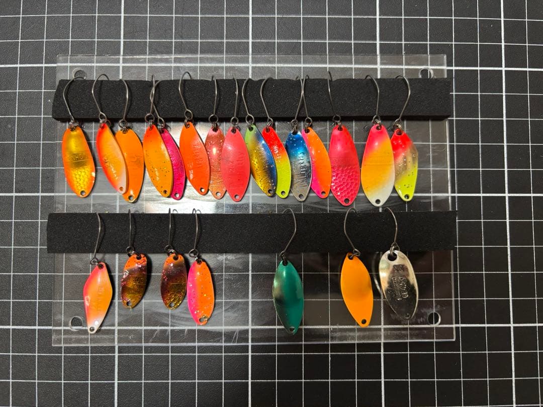 エリアトラウト　オリカラ多数　引退セット　プラグ60以上　スプーン60枚以上