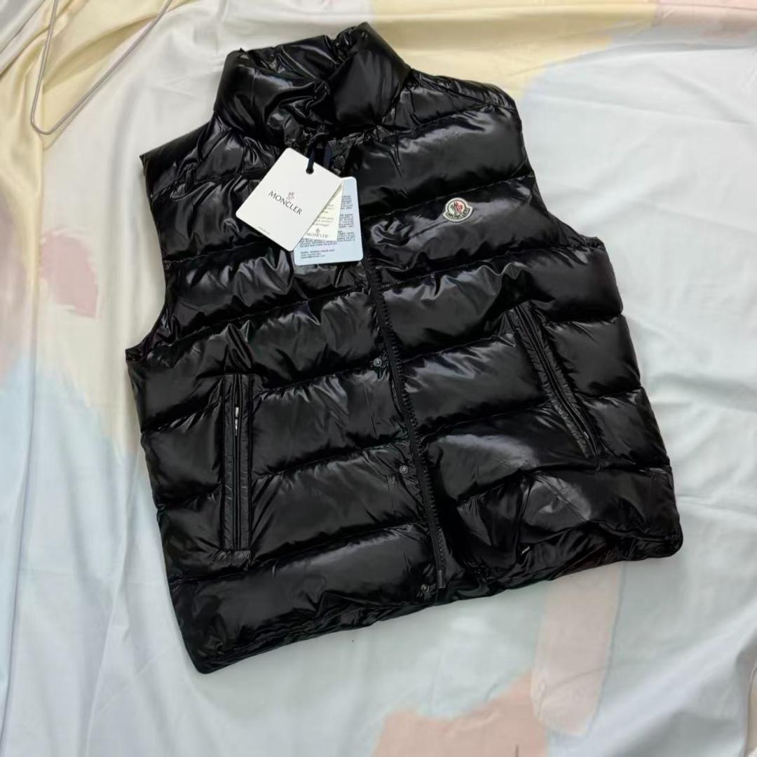 MONCLER 黒 ダウンベスト　サイズ2
