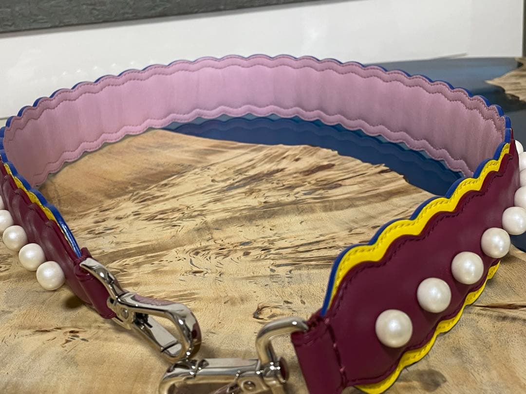 フェンディ FENDI ストラップユー パール レザーショルダーストラップ