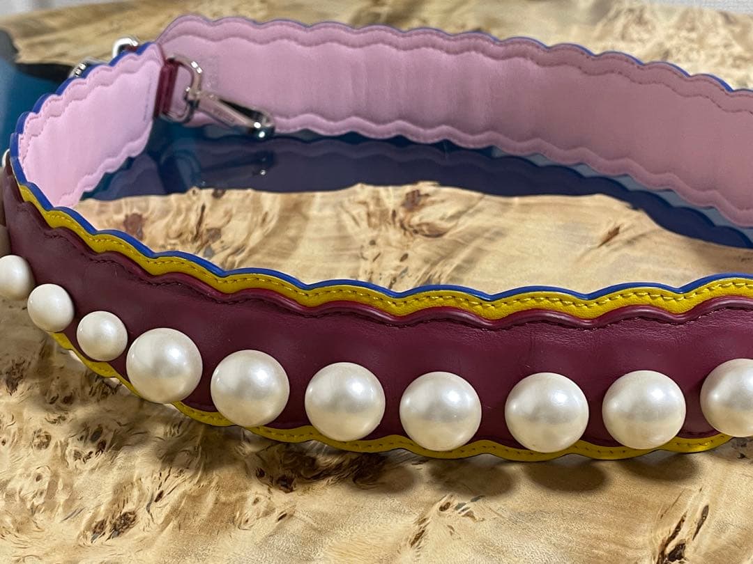 フェンディ FENDI ストラップユー パール レザーショルダーストラップ