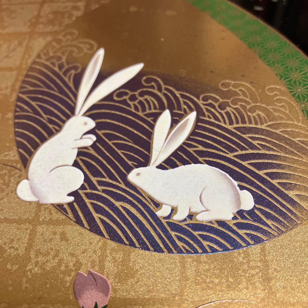 美品 うさぎ三段重箱 金彩 漆塗り＊えり善風呂敷付き