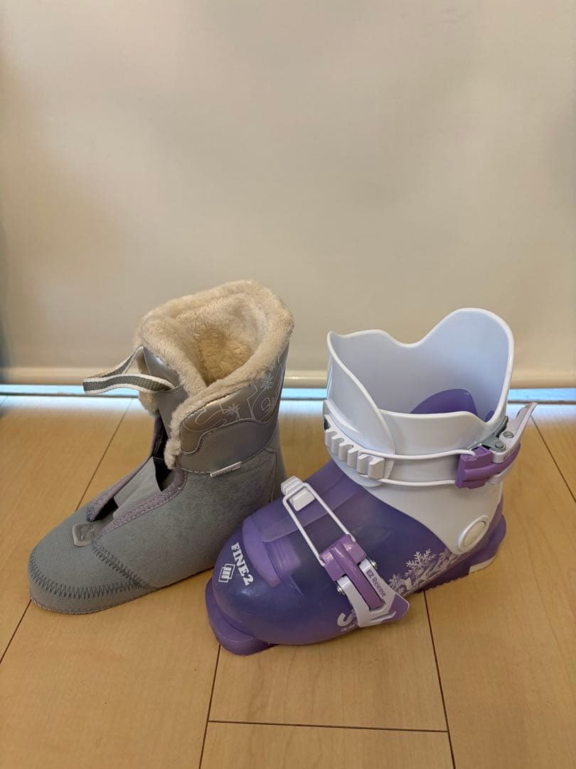 子ども用スキー板とブーツセット