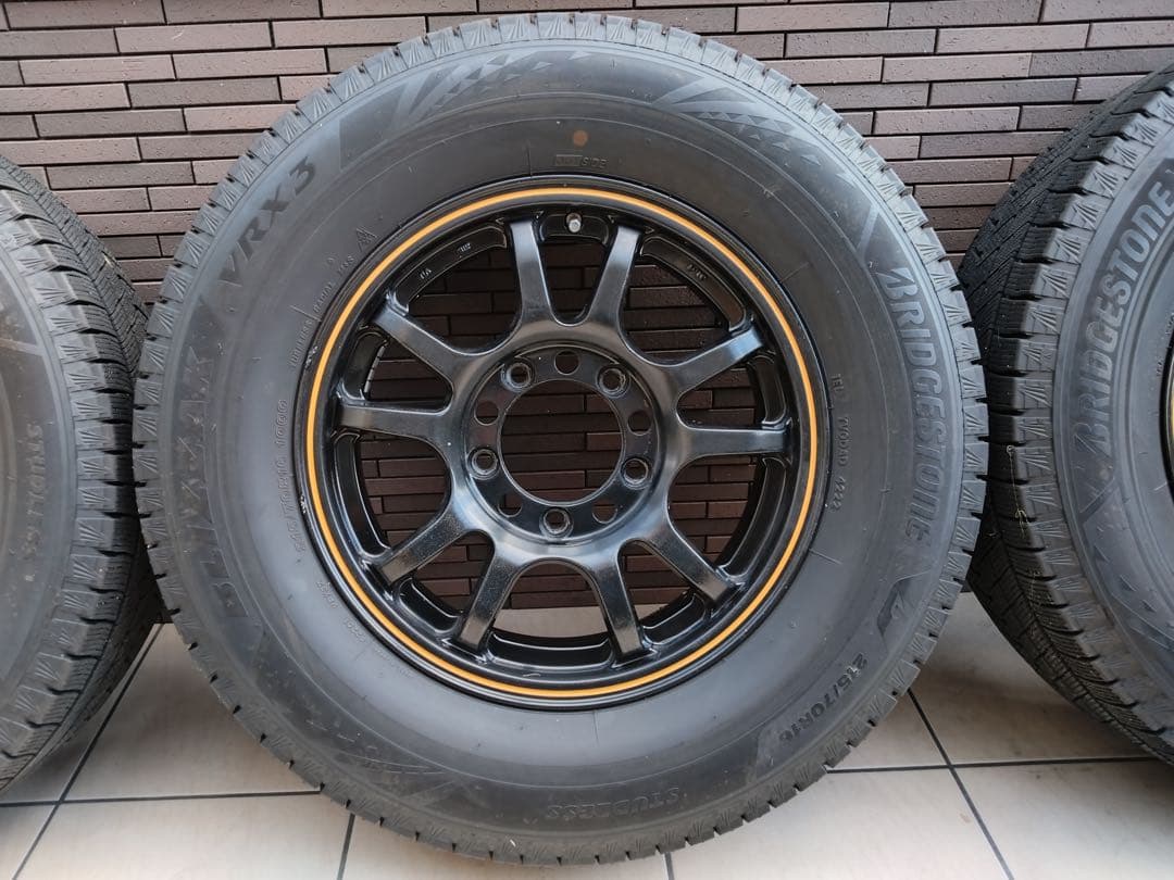 ジムニースッタットレスタイヤ　BLIZZAK VRX3