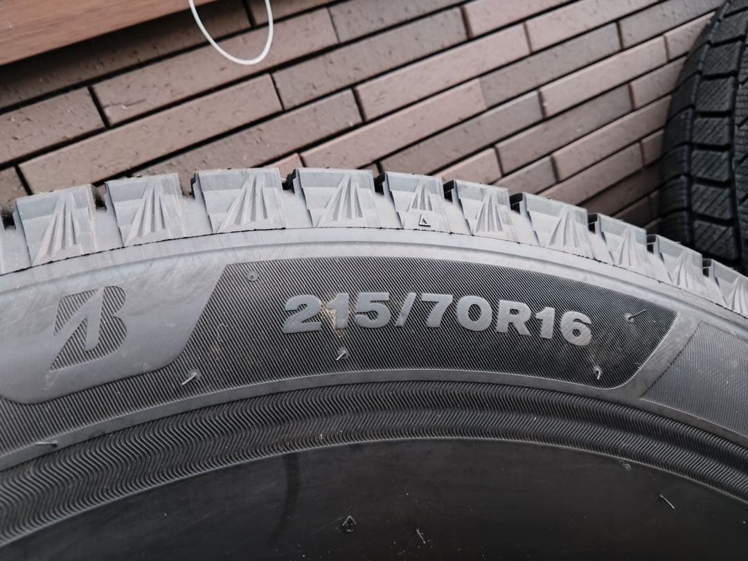 ジムニースッタットレスタイヤ　BLIZZAK VRX3