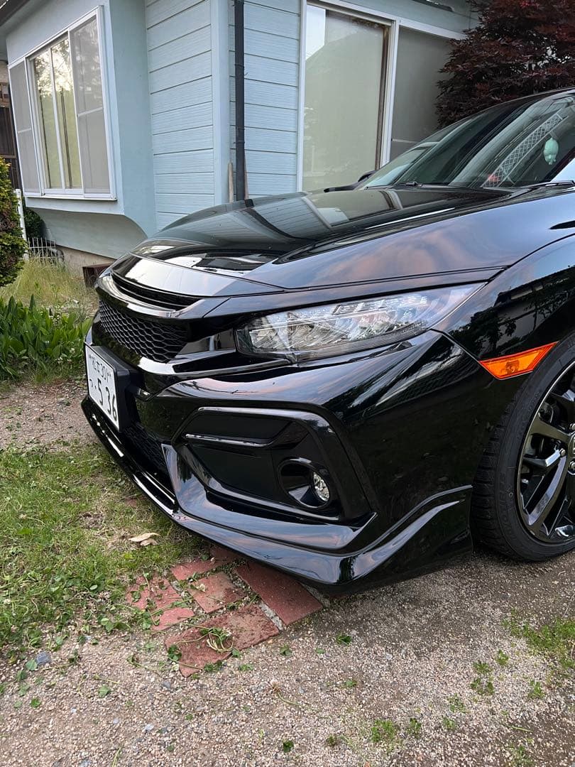 シビックハッチバック fk7 フロントグリル　フロントバンパーガーニッシュ