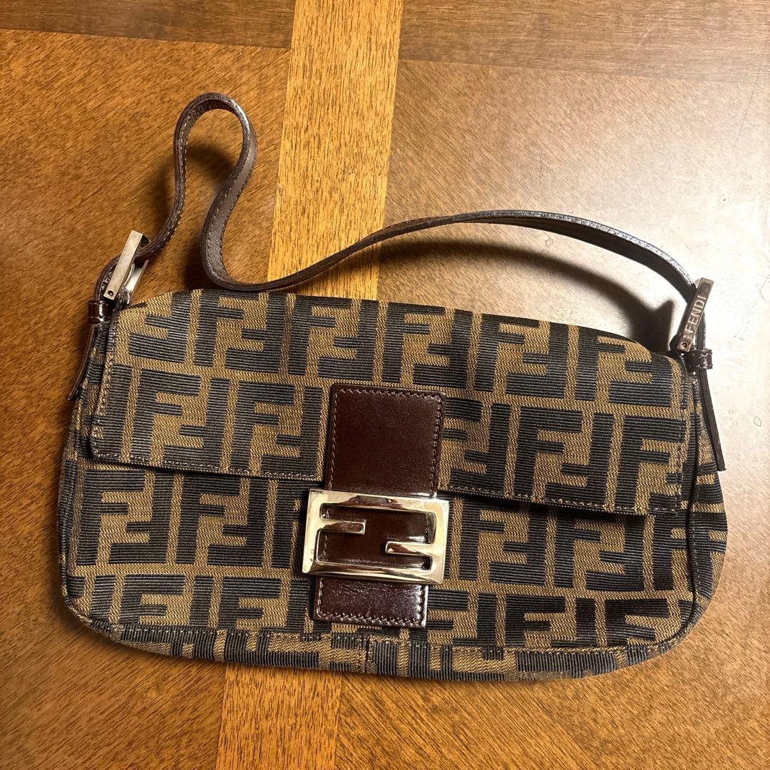 Fendi ショルダーバッグ ズッカ柄