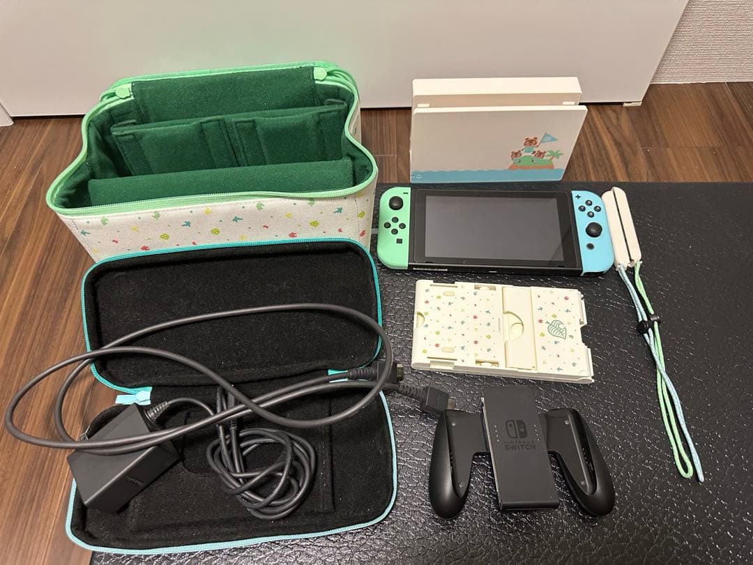 Nintendo Switch 本体 + 充電器 + ケース　どうぶつの森コラボ