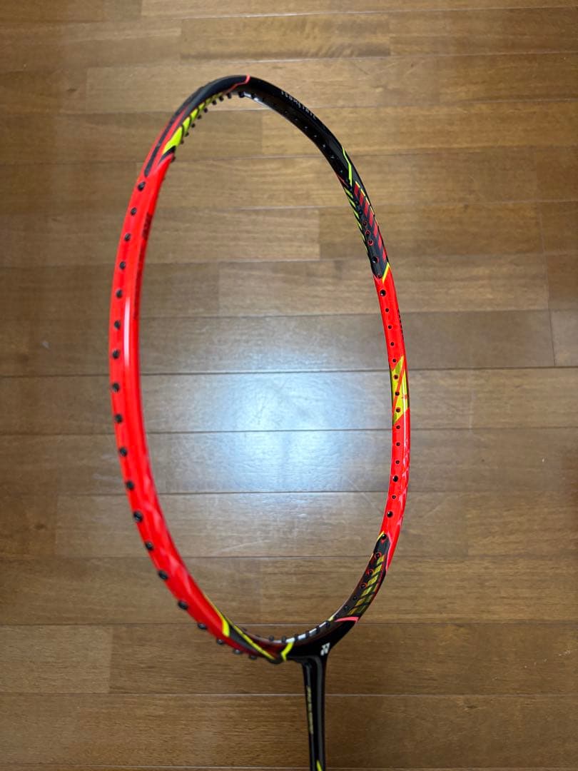 A*i様 Yonex Voltric LD Force 4UG5 （リンダン限定