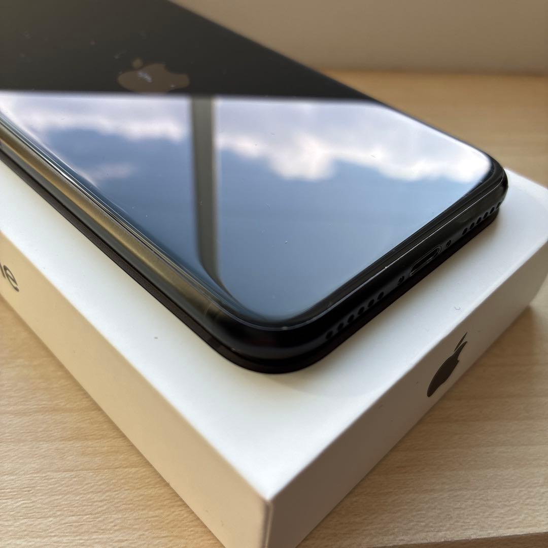 Apple iPhone SE 第2世代　SIMフリー　128GB