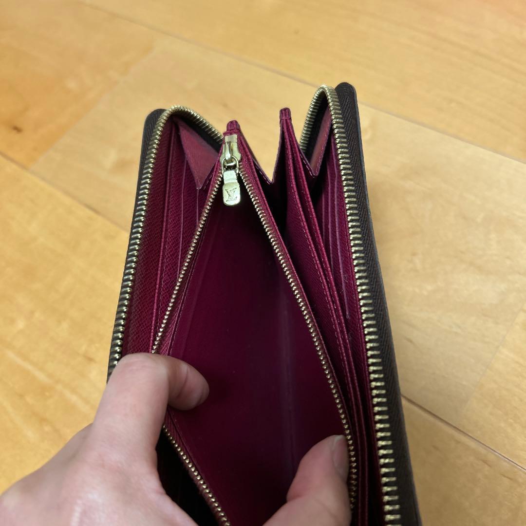 美品！ジッピーウォレット　フューシャカラー　モノグラム