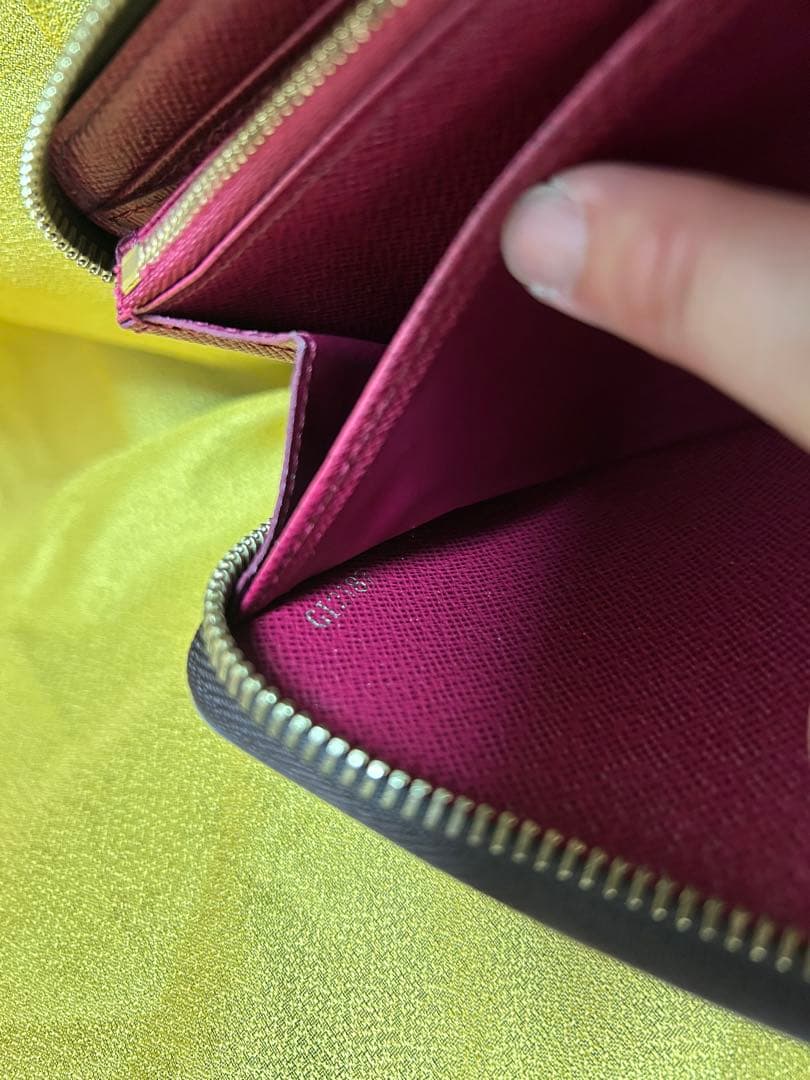 美品！ジッピーウォレット　フューシャカラー　モノグラム