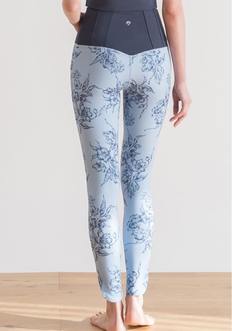 【最終値下】SUKALA アンティークプリントレギンス　Sサイズ　スモークブルー