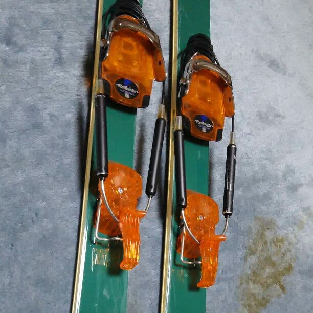 テレマーク  スキー板  ステップソール