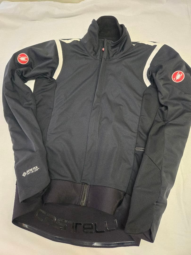 カステリ　GORE-TEX　ウインタージャケット　Mサイズ