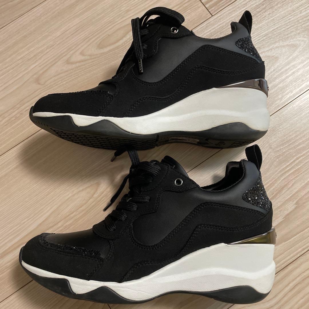 レディース　スニーカー　黒　+diana プラスダイアナ　インヒール24.5cm