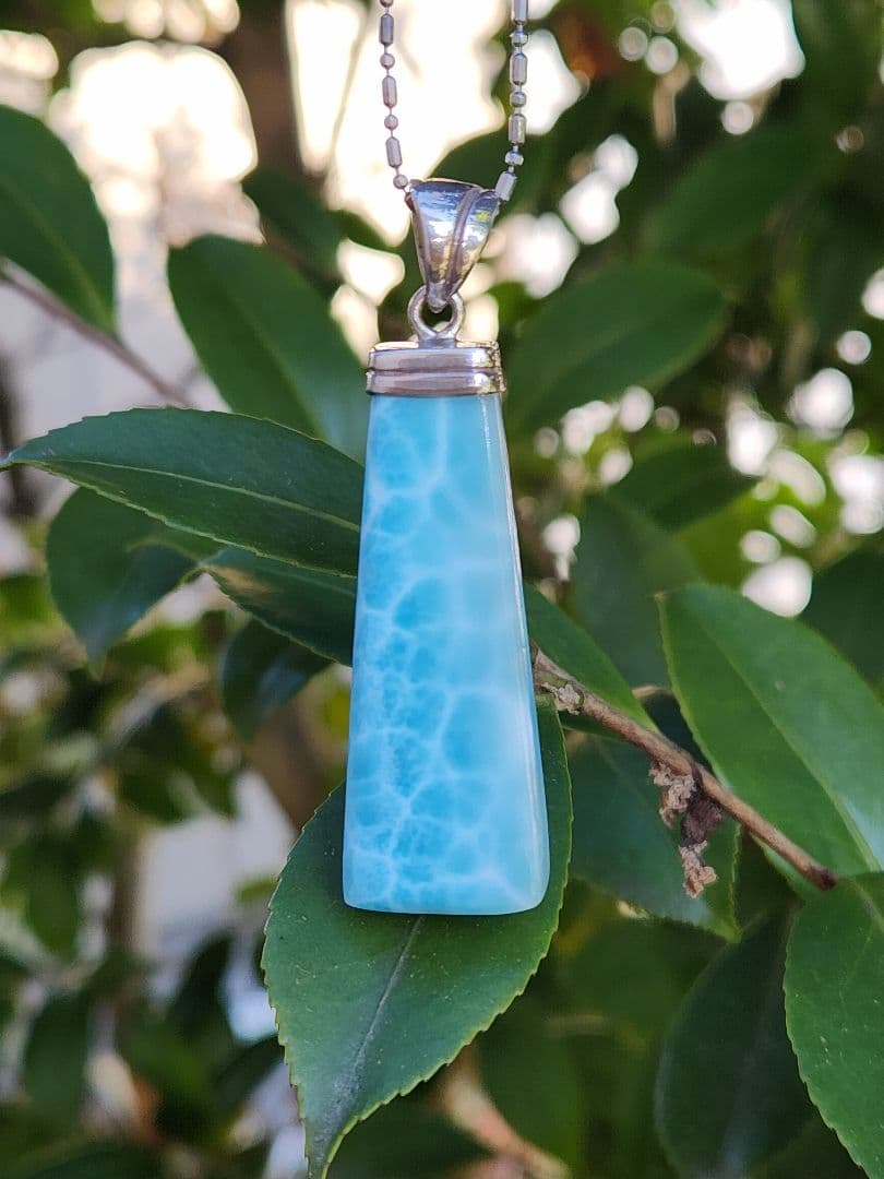 週末限定価格 ラリマー 三角形ペンダントネックレス