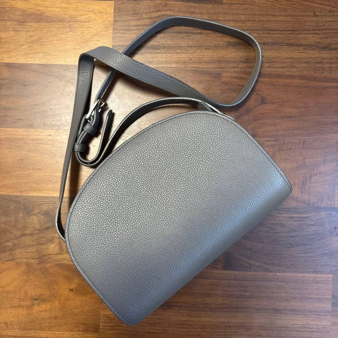 《美品》APC＊ハーフムーンバッグ(グレー)