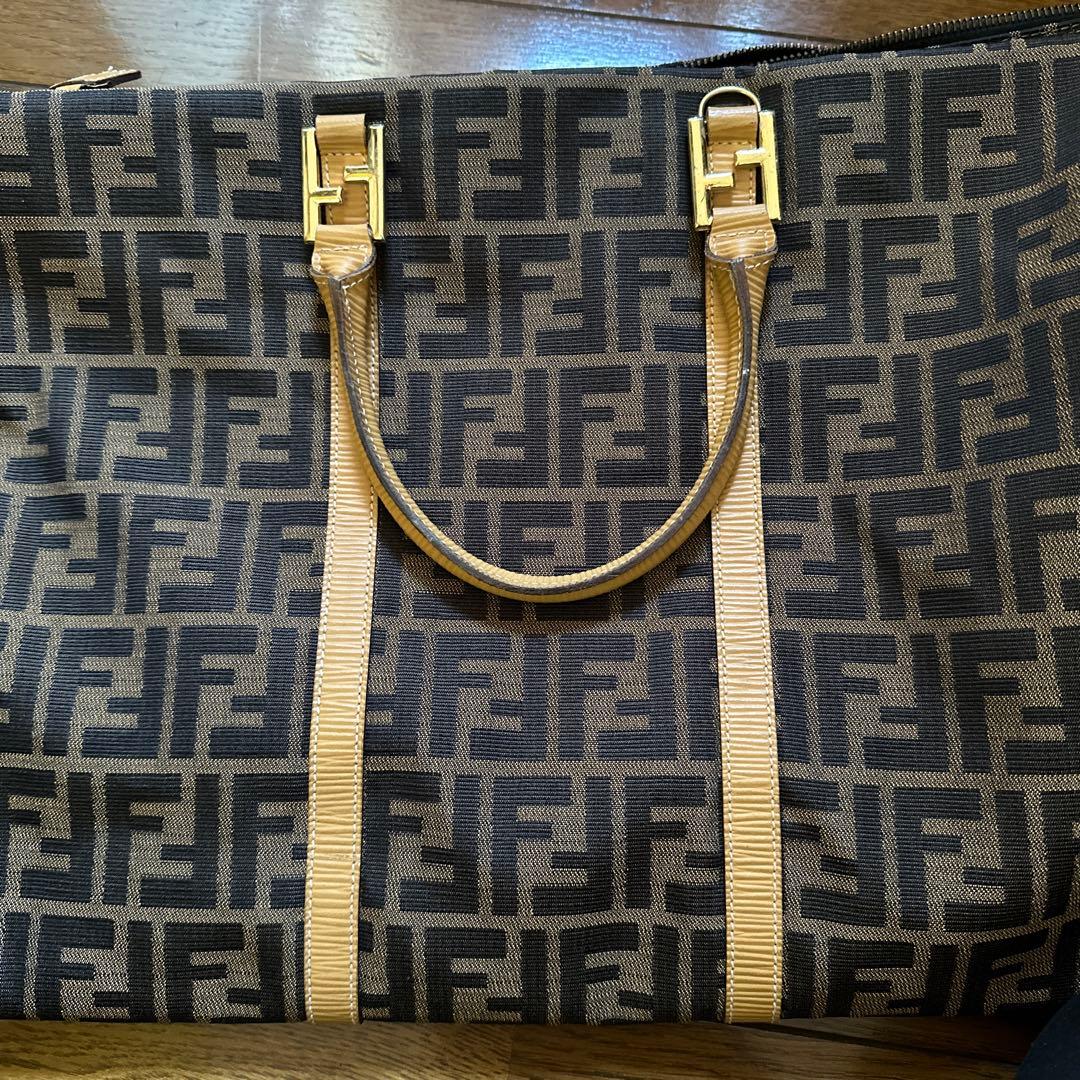 Fendi FFロゴトートバッグ 大容量