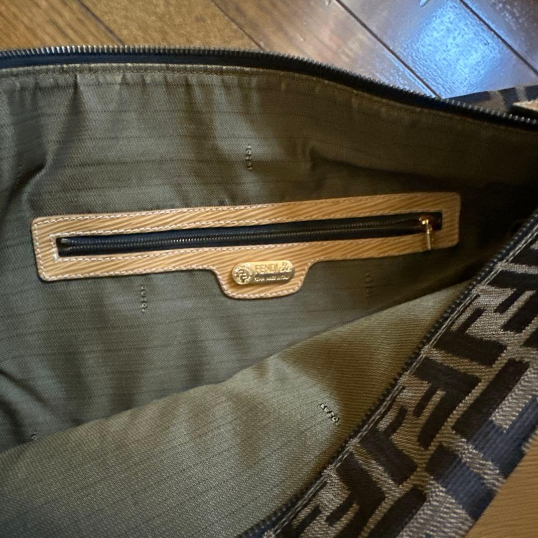 Fendi FFロゴトートバッグ 大容量