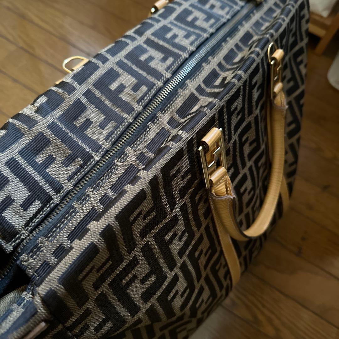 Fendi FFロゴトートバッグ 大容量