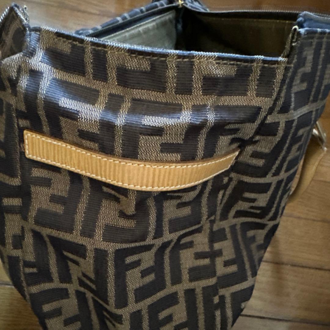 Fendi FFロゴトートバッグ 大容量