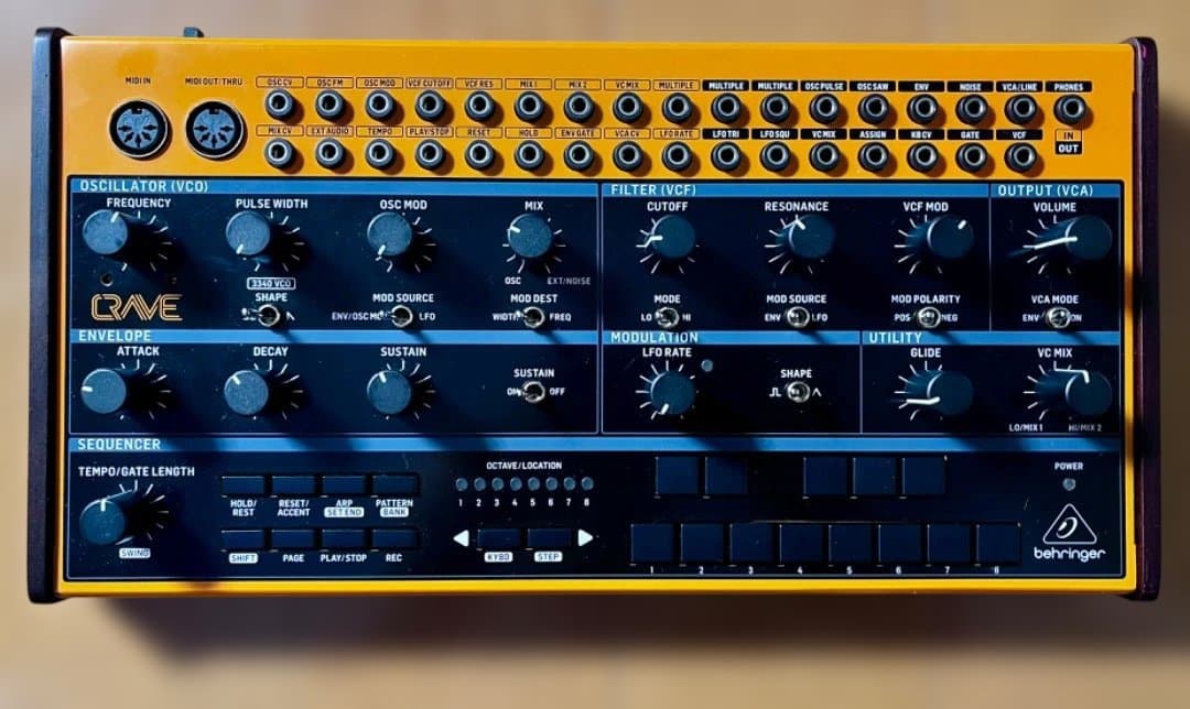 Behringer CRAVE アナログシンセサイザー・シーケンサー・モジュラー