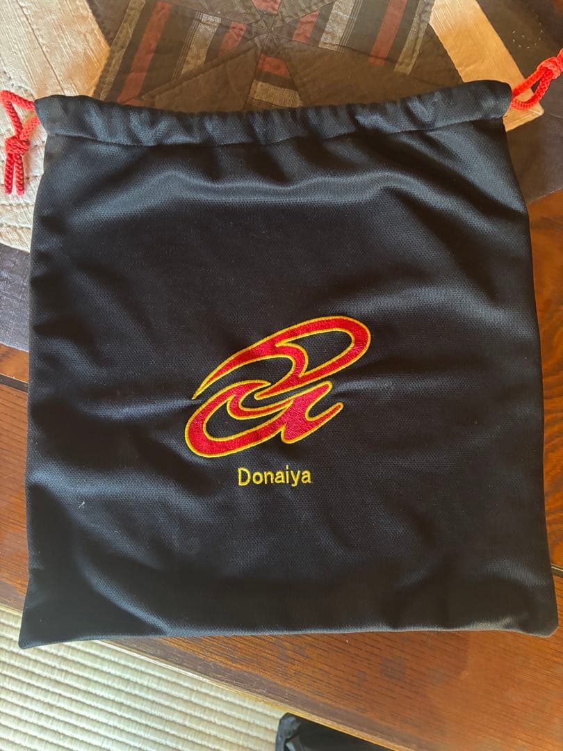 ドナイヤ　投手用グローブ