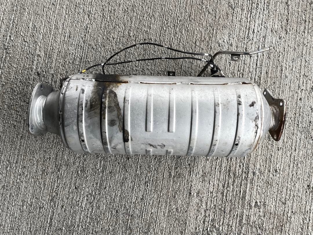 三菱ふそう　触媒　DPF ME555982　FE2＃.5＃.7＃.8＃(3RC)