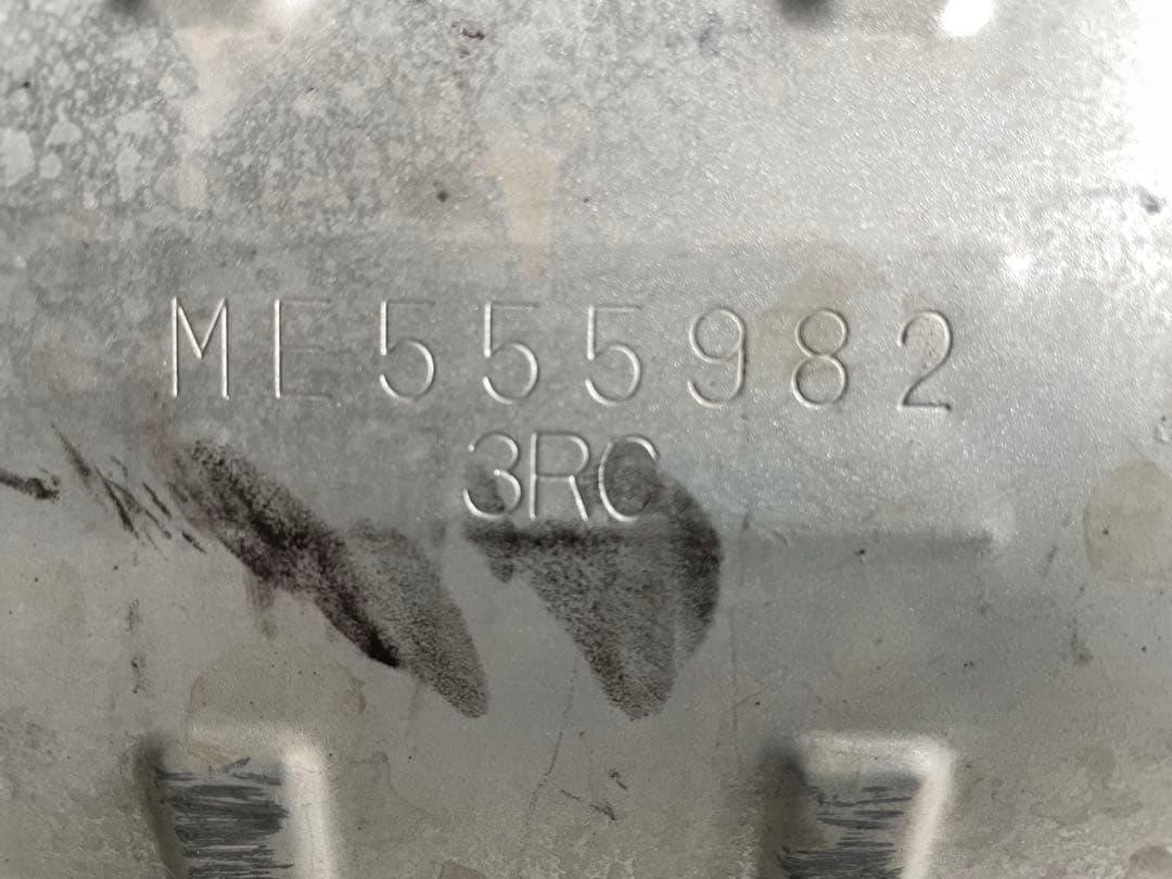 三菱ふそう　触媒　DPF ME555982　FE2＃.5＃.7＃.8＃(3RC)