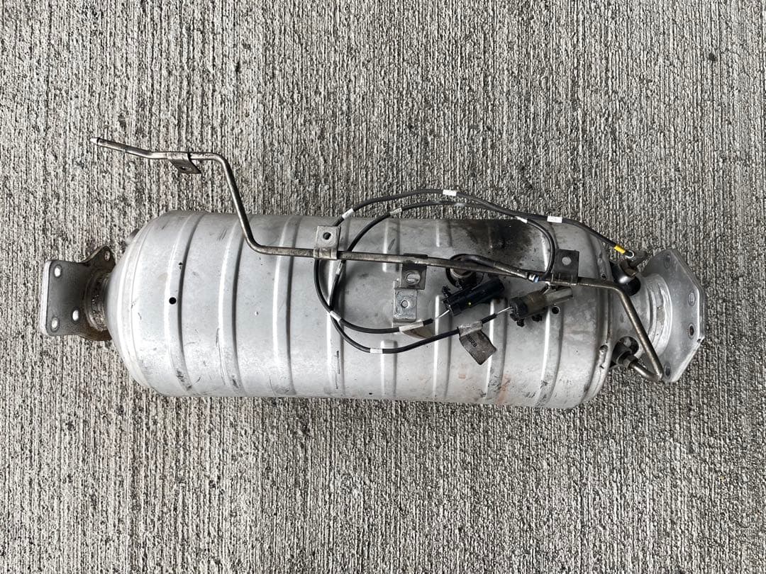 三菱ふそう　触媒　DPF ME555982　FE2＃.5＃.7＃.8＃(3RC)