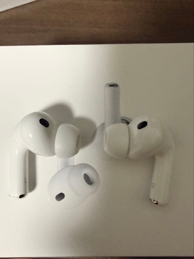 パ*ル様 AirPods Pro3 本体 充電ケース付き
