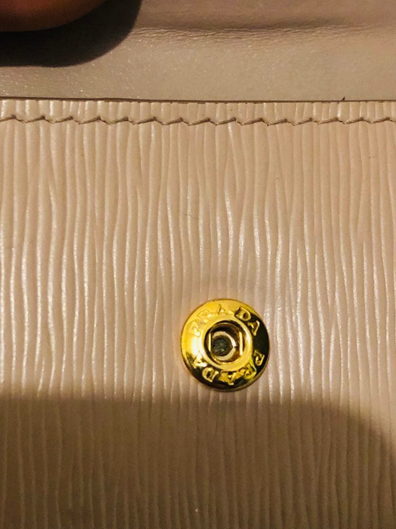 PRADA 三つ折り財布 ベージュ(ICチップ(RFID)搭載)