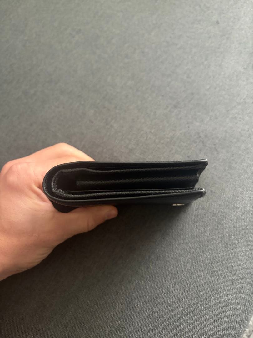 お*ぶ様 極美品　ブルガリ　黒レザー　二つ折り財布