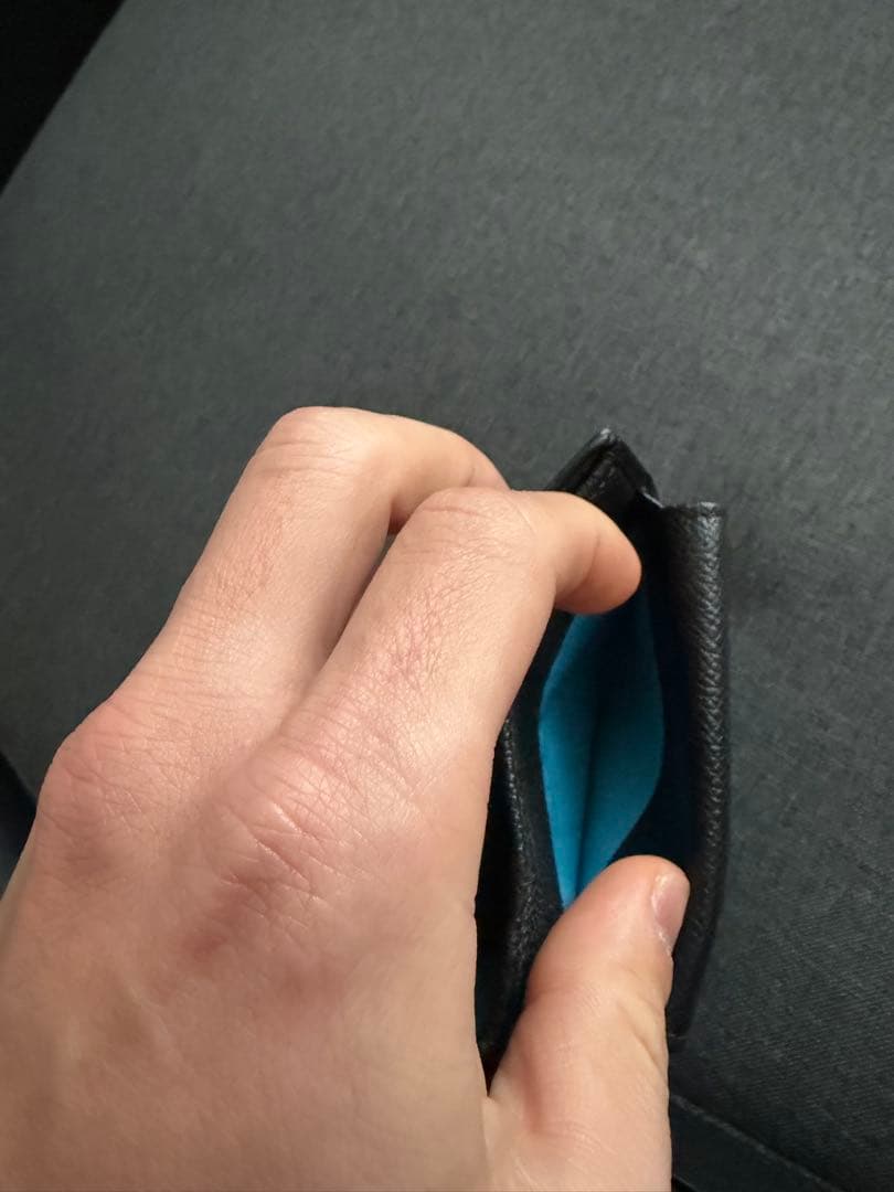 お*ぶ様 極美品　ブルガリ　黒レザー　二つ折り財布