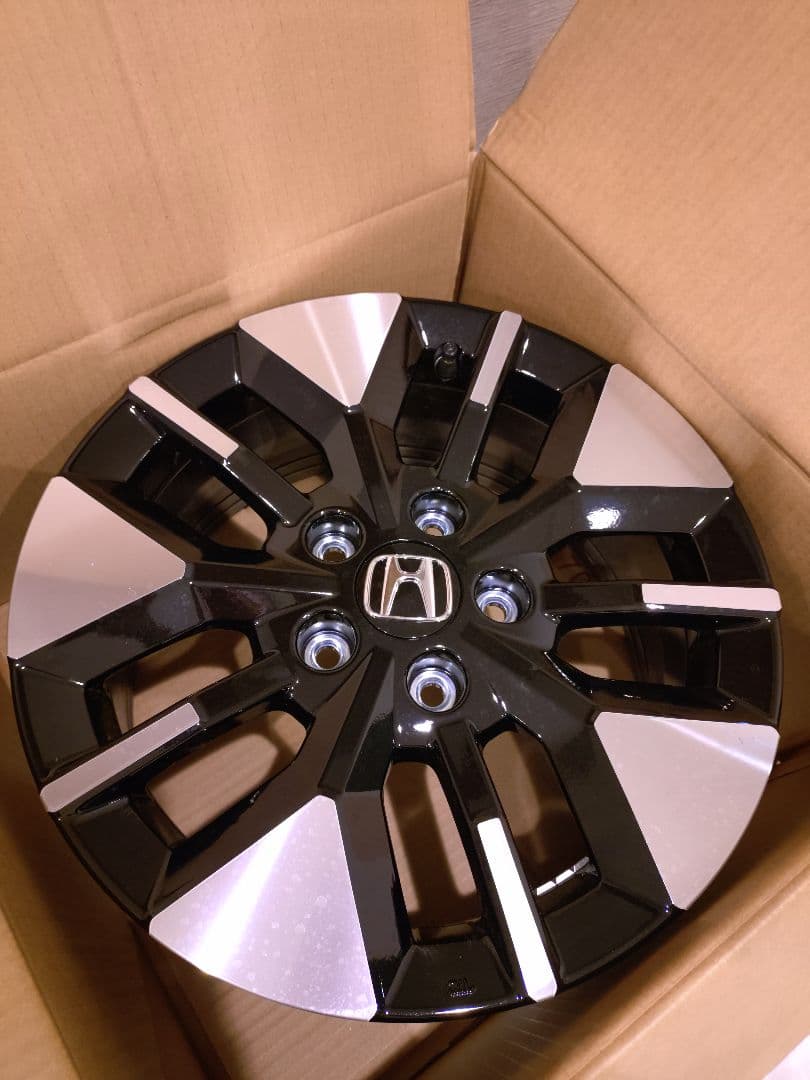 新車外し ステップワゴンAiR RP8 純正アルミホイール16インチ