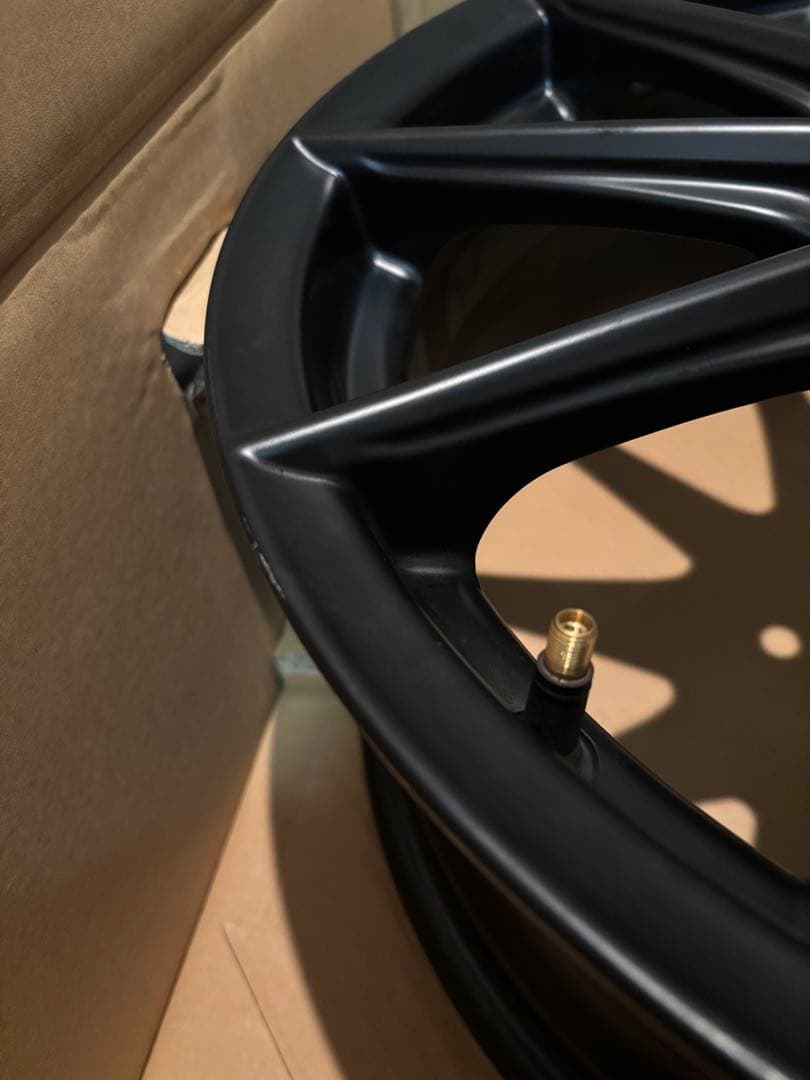 GR86 純正18インチホイール　【ガリ傷あり】