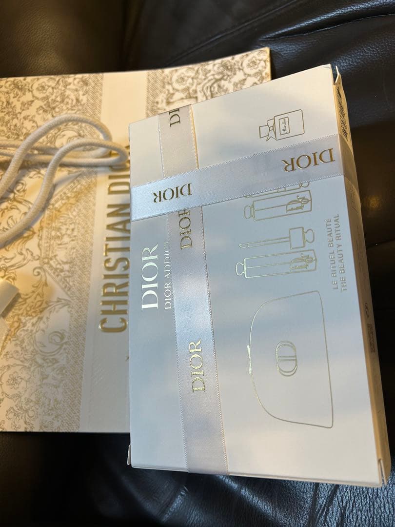 Dior 2023年　最新クリスマス ディオール ホリデー オファー 数量限定