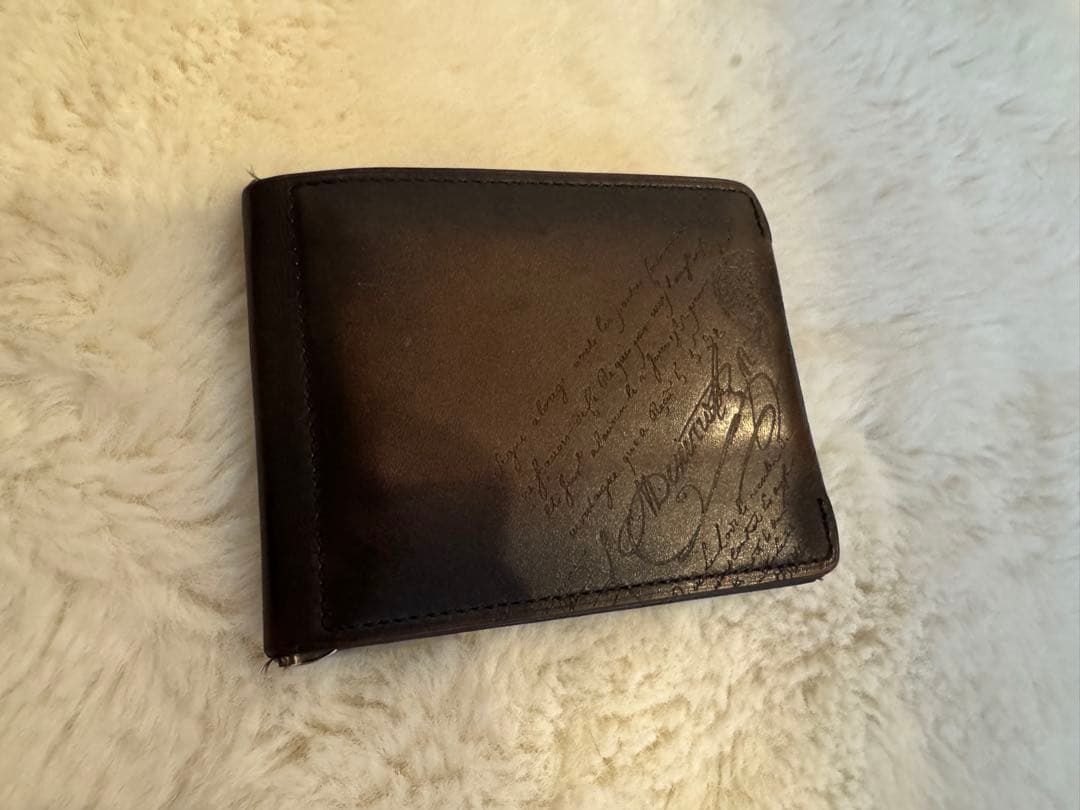 ベルルッティ レザー マネークリップ ブラウン店舗にて磨き済み