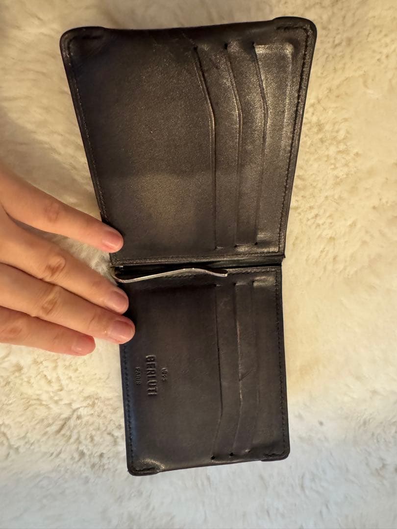 ベルルッティ レザー マネークリップ ブラウン店舗にて磨き済み